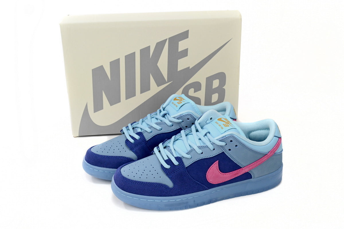 Nike SB Dunk Low Run The Jewels Reps Sneaker DO9404-400